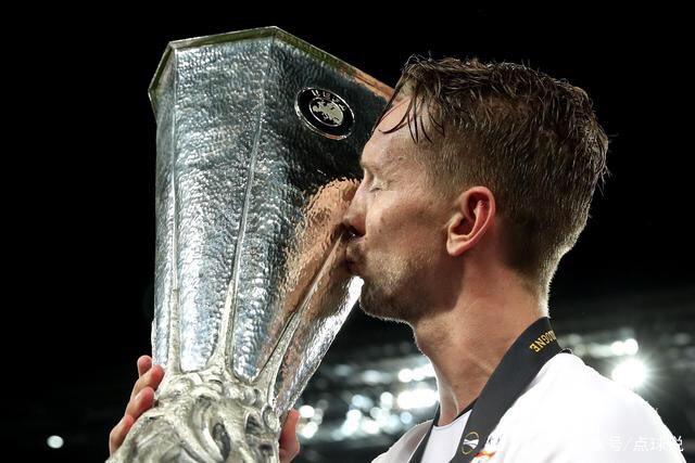 回来了！武桐桐恢复训练 去年世界杯决赛重伤