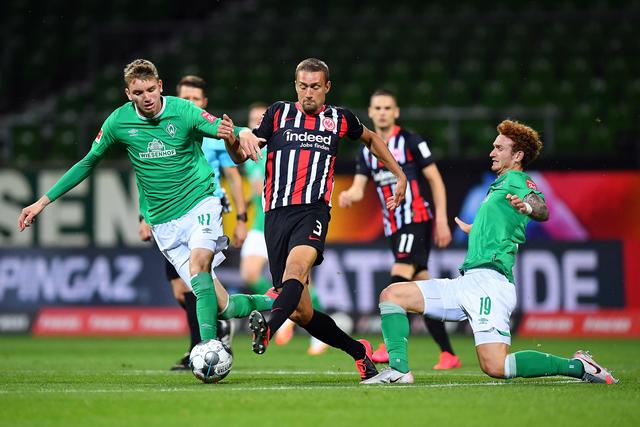 锡安28分鹈鹕力克篮网3连胜 独行侠险胜马刺